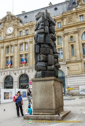 Suit cases sculpture at Gare Saint Lazare